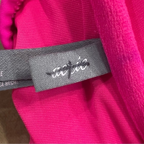 aerie Blakely Hot Pink Bikini Top Size 34D - Picture 6 of 10